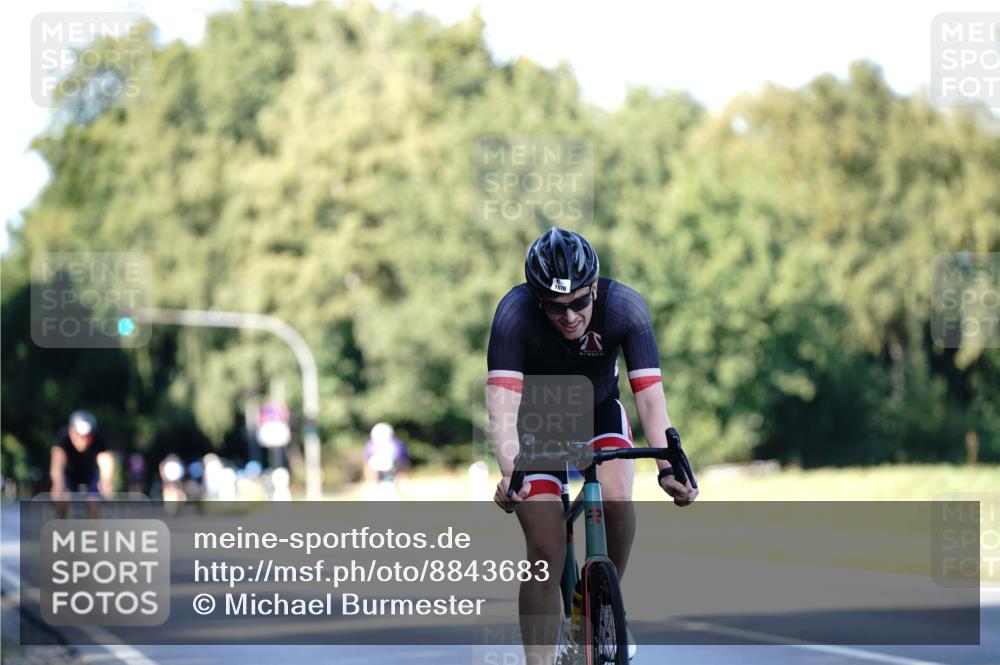 07.09.2025 - 19. Norderstedt Triathlon Michael Burmester http://msf.ph/oto/8843683 07.09.2025 15:56:38 Radfahren 930, 945, 1579, 1607 meine-sportfotos.de