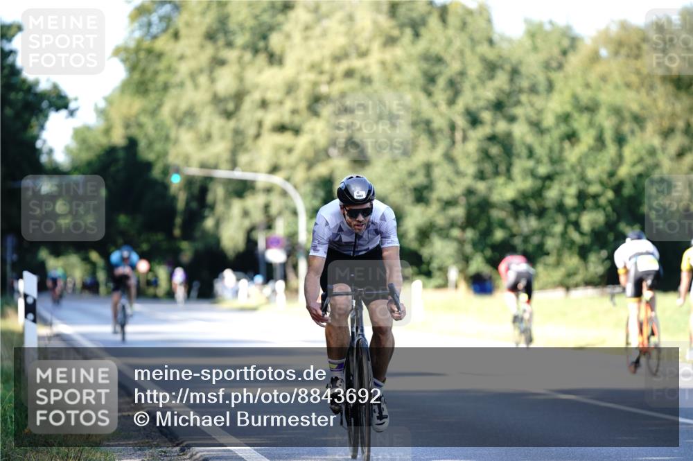 07.09.2025 - 19. Norderstedt Triathlon Michael Burmester http://msf.ph/oto/8843692 07.09.2025 15:56:47 Radfahren 1407 meine-sportfotos.de