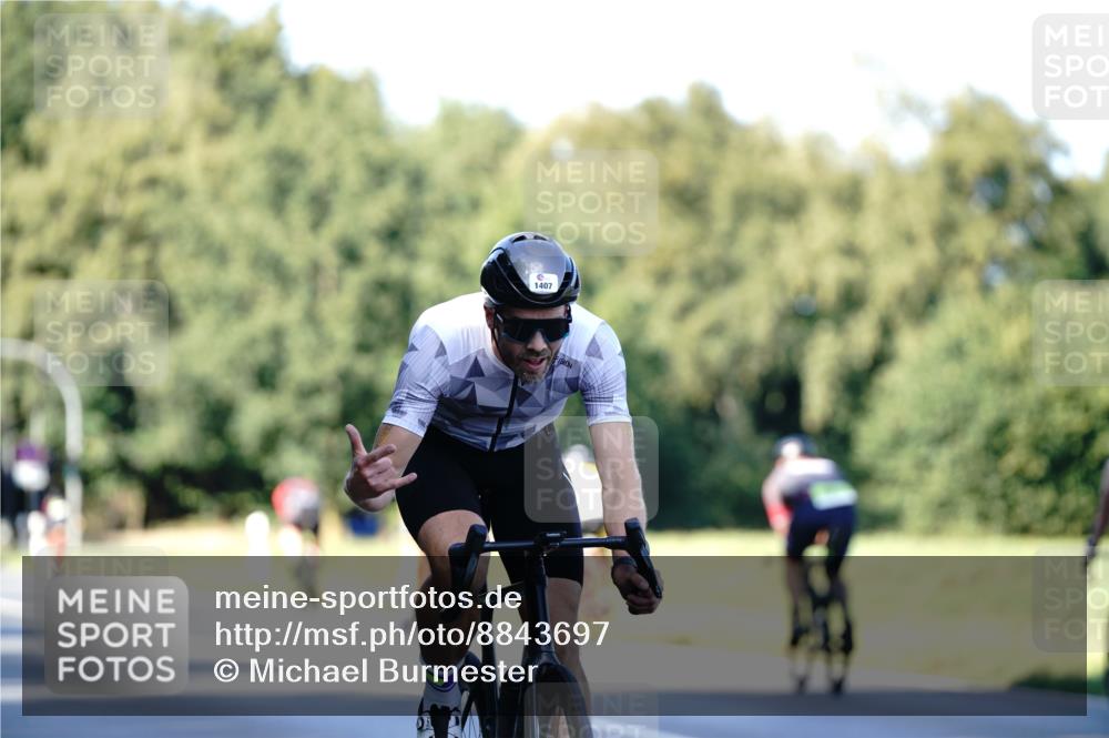 07.09.2025 - 19. Norderstedt Triathlon Michael Burmester http://msf.ph/oto/8843697 07.09.2025 15:56:47 Radfahren 1407 meine-sportfotos.de