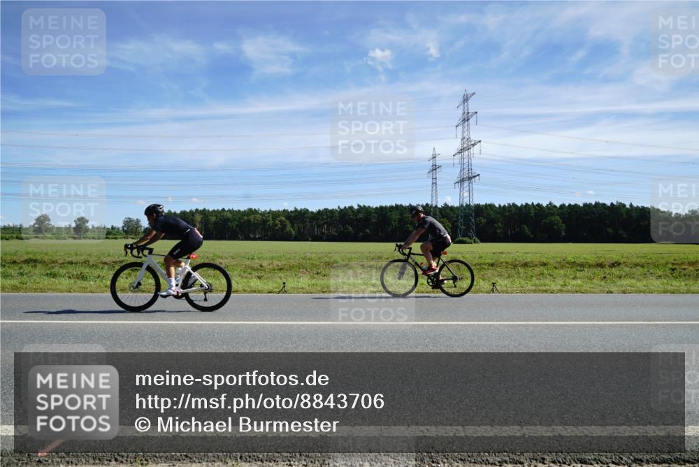 07.09.2025 - 19. Norderstedt Triathlon Michael Burmester http://msf.ph/oto/8843706 07.09.2025 12:38:52 Radfahren 754 meine-sportfotos.de