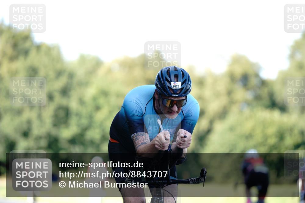 07.09.2025 - 19. Norderstedt Triathlon Michael Burmester http://msf.ph/oto/8843707 07.09.2025 15:56:52 Radfahren 1628 meine-sportfotos.de