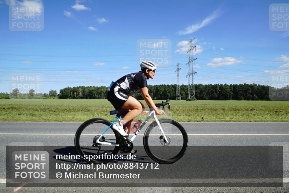07.09.2025 - 19. Norderstedt Triathlon Michael Burmester http://msf.ph/oto/8843712 07.09.2025 14:44:50 Radfahren 442, 479, 887 meine-sportfotos.de