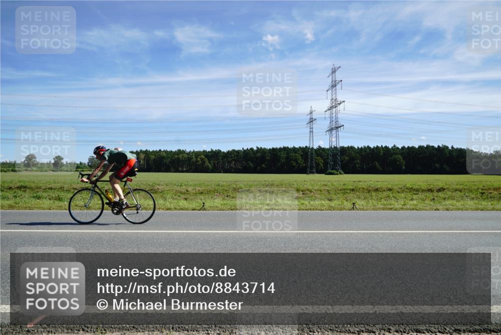 07.09.2025 - 19. Norderstedt Triathlon Michael Burmester http://msf.ph/oto/8843714 07.09.2025 12:38:54 Radfahren  meine-sportfotos.de