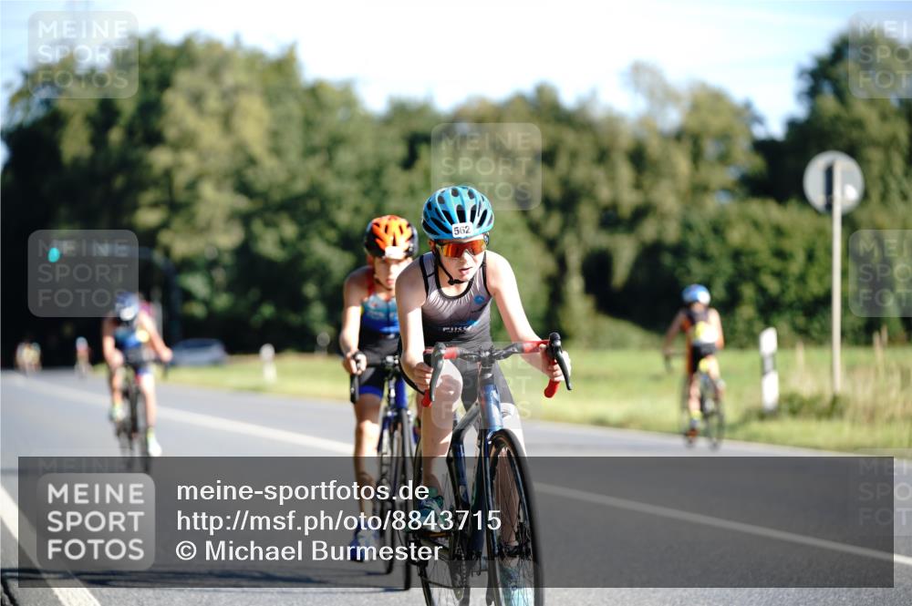 07.09.2025 - 19. Norderstedt Triathlon Michael Burmester http://msf.ph/oto/8843715 07.09.2025 09:38:52 Radfahren 562, 591, 609 meine-sportfotos.de