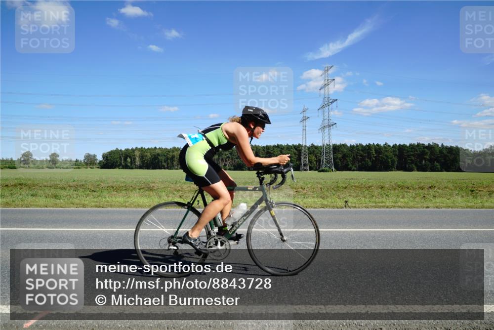 07.09.2025 - 19. Norderstedt Triathlon Michael Burmester http://msf.ph/oto/8843728 07.09.2025 14:44:55 Radfahren 387, 438, 479 meine-sportfotos.de
