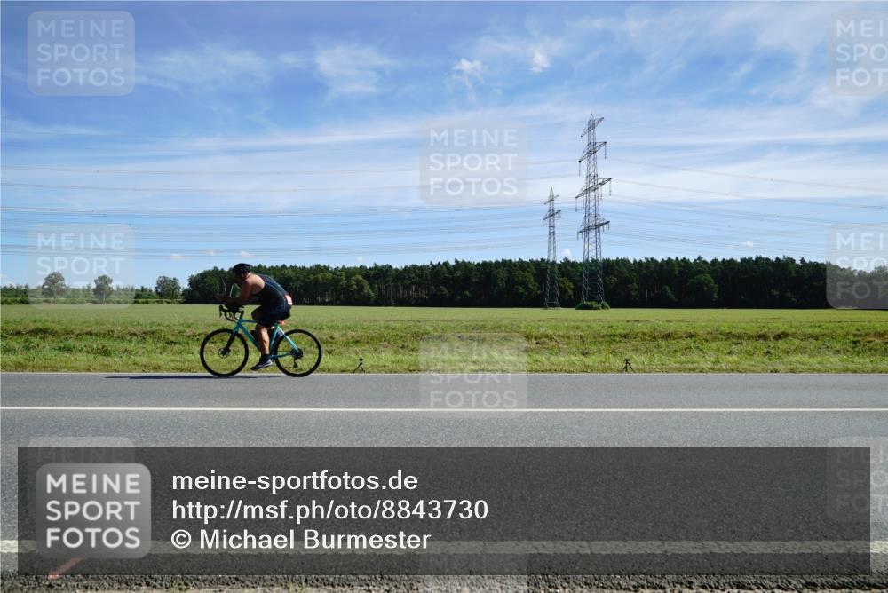 07.09.2025 - 19. Norderstedt Triathlon Michael Burmester http://msf.ph/oto/8843730 07.09.2025 12:39:05 Radfahren 1283, 1397 meine-sportfotos.de