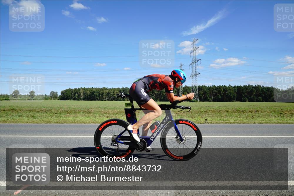 07.09.2025 - 19. Norderstedt Triathlon Michael Burmester http://msf.ph/oto/8843732 07.09.2025 14:44:58 Radfahren 369, 387, 438 meine-sportfotos.de