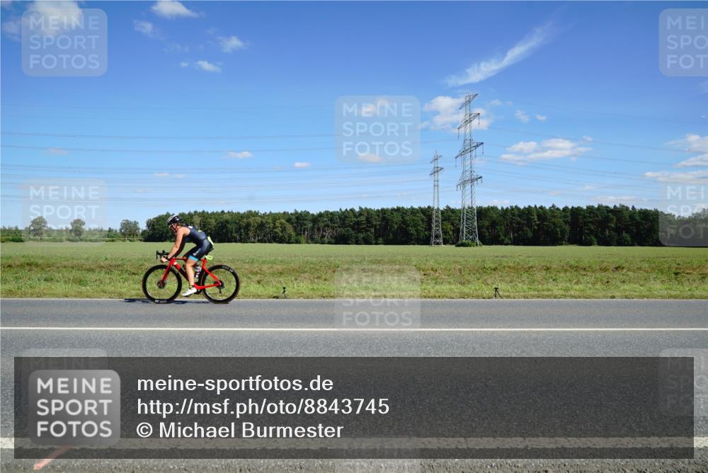 07.09.2025 - 19. Norderstedt Triathlon Michael Burmester http://msf.ph/oto/8843745 07.09.2025 14:45:16 Radfahren 390 meine-sportfotos.de