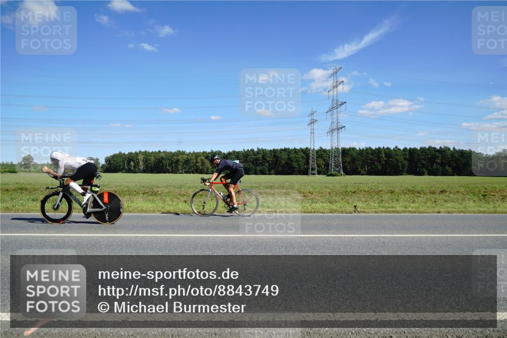 07.09.2025 - 19. Norderstedt Triathlon Michael Burmester http://msf.ph/oto/8843749 07.09.2025 14:45:17 Radfahren 390, 461, 872 meine-sportfotos.de