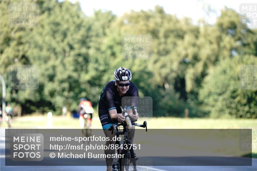 07.09.2025 - 19. Norderstedt Triathlon Michael Burmester http://msf.ph/oto/8843751 07.09.2025 15:57:10 Radfahren 916, 1102 meine-sportfotos.de