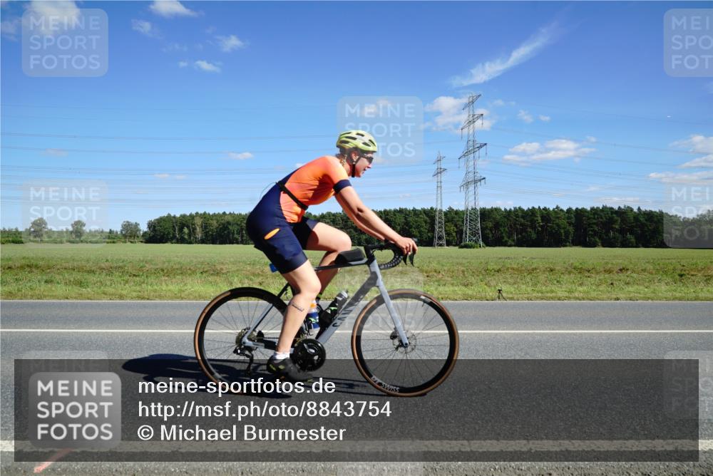 07.09.2025 - 19. Norderstedt Triathlon Michael Burmester http://msf.ph/oto/8843754 07.09.2025 14:45:19 Radfahren 390, 461, 872 meine-sportfotos.de