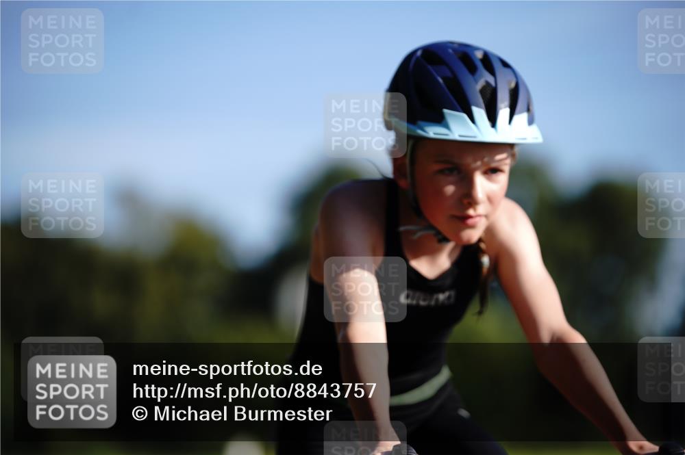 07.09.2025 - 19. Norderstedt Triathlon Michael Burmester http://msf.ph/oto/8843757 07.09.2025 09:39:12 Radfahren 568, 572, 586, 613 meine-sportfotos.de