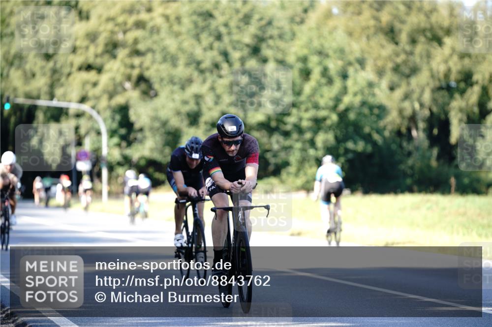 07.09.2025 - 19. Norderstedt Triathlon Michael Burmester http://msf.ph/oto/8843762 07.09.2025 15:57:16 Radfahren 483, 518, 1621 meine-sportfotos.de