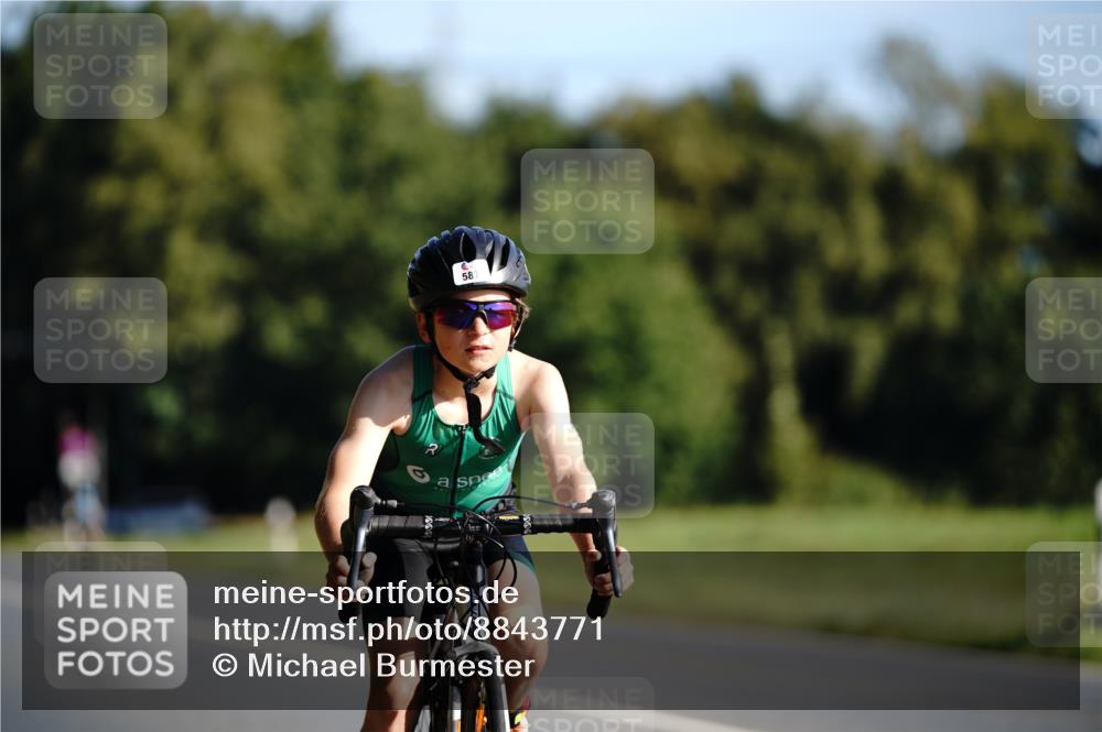 07.09.2025 - 19. Norderstedt Triathlon Michael Burmester http://msf.ph/oto/8843771 07.09.2025 09:39:16 Radfahren 563, 586, 587 meine-sportfotos.de