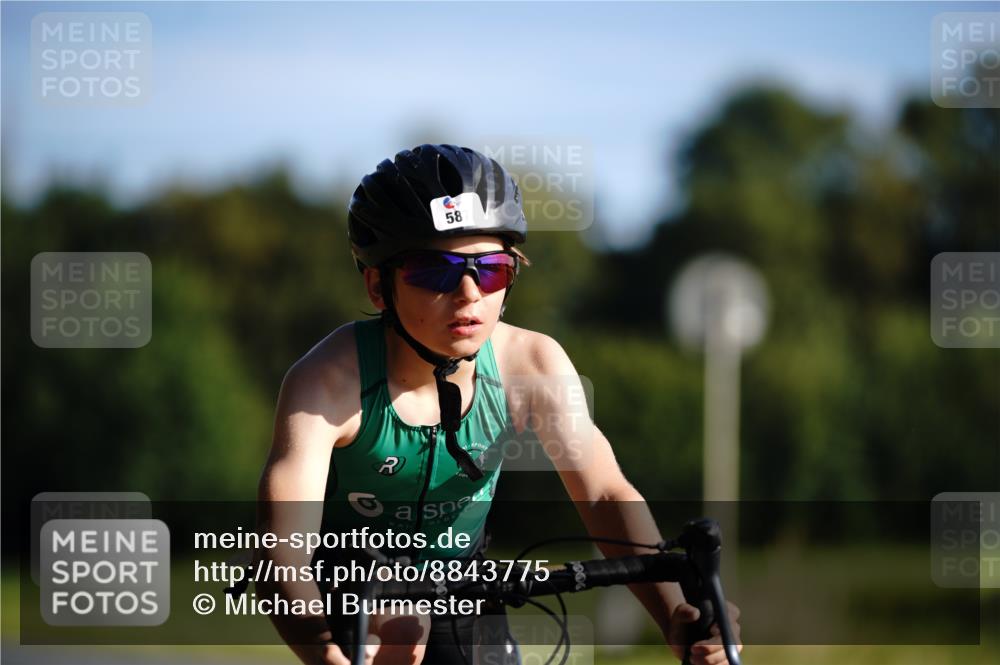 07.09.2025 - 19. Norderstedt Triathlon Michael Burmester http://msf.ph/oto/8843775 07.09.2025 09:39:16 Radfahren 563, 586, 587 meine-sportfotos.de