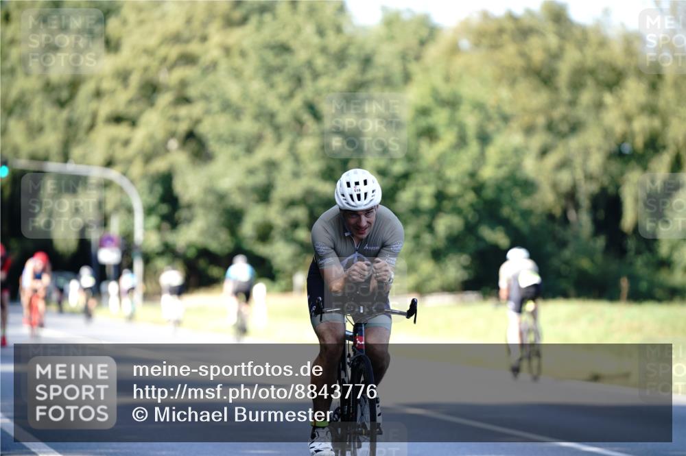 07.09.2025 - 19. Norderstedt Triathlon Michael Burmester http://msf.ph/oto/8843776 07.09.2025 15:57:18 Radfahren 483, 518, 1621 meine-sportfotos.de