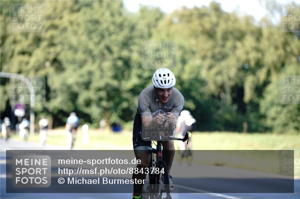 07.09.2025 - 19. Norderstedt Triathlon Michael Burmester http://msf.ph/oto/8843784 07.09.2025 15:57:18 Radfahren 483, 518, 1621 meine-sportfotos.de