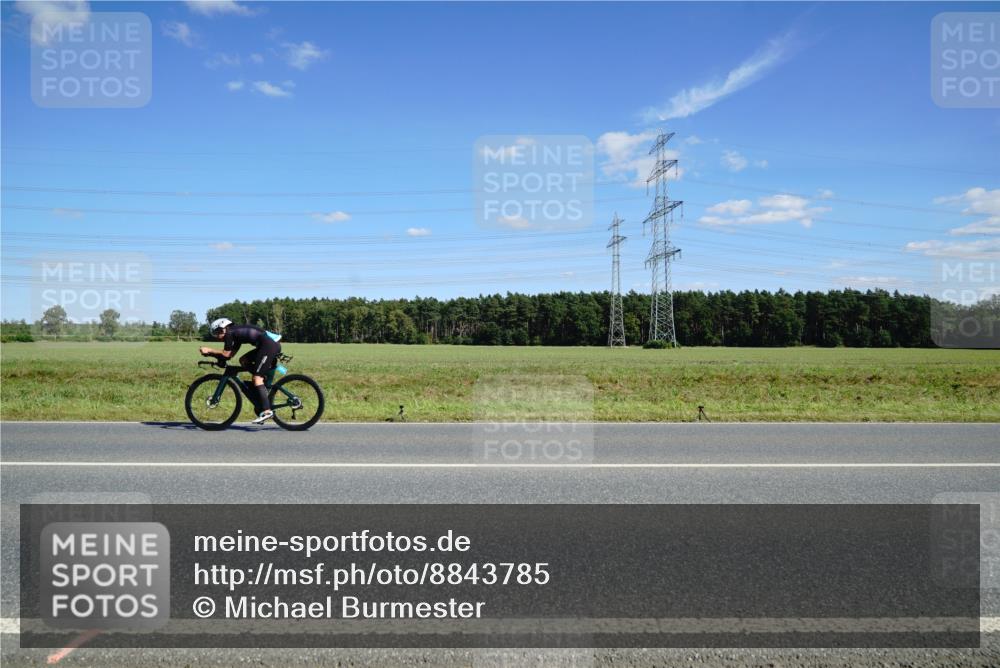 07.09.2025 - 19. Norderstedt Triathlon Michael Burmester http://msf.ph/oto/8843785 07.09.2025 14:45:36 Radfahren 1511 meine-sportfotos.de