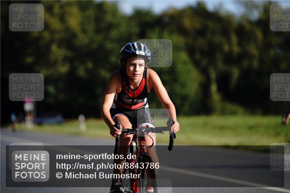 07.09.2025 - 19. Norderstedt Triathlon Michael Burmester http://msf.ph/oto/8843786 07.09.2025 09:39:18 Radfahren 563, 587 meine-sportfotos.de