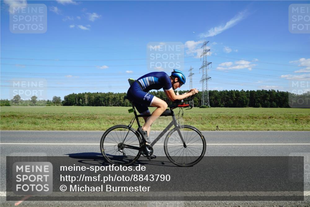07.09.2025 - 19. Norderstedt Triathlon Michael Burmester http://msf.ph/oto/8843790 07.09.2025 14:45:39 Radfahren 1511 meine-sportfotos.de