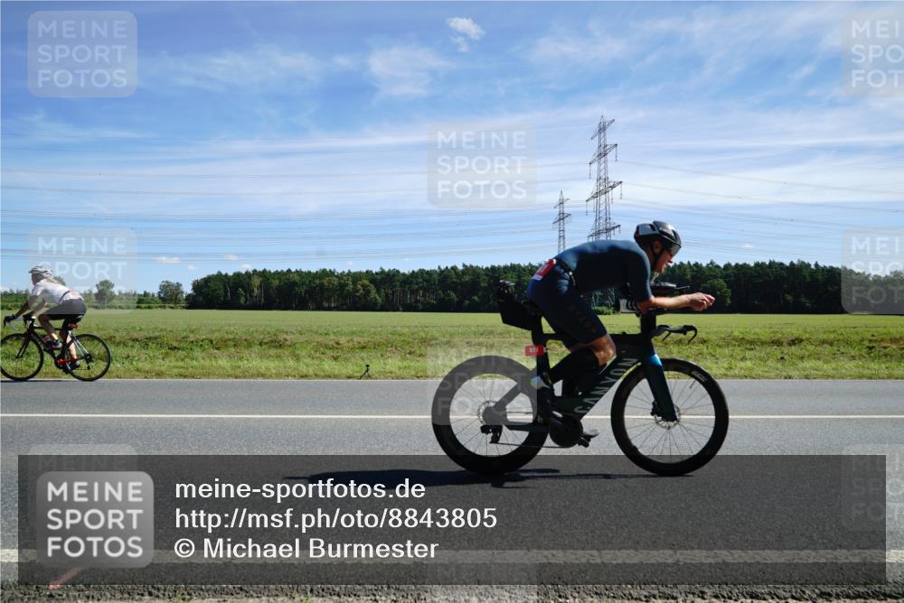 07.09.2025 - 19. Norderstedt Triathlon Michael Burmester http://msf.ph/oto/8843805 07.09.2025 12:40:21 Radfahren 811, 1256, 1269 meine-sportfotos.de