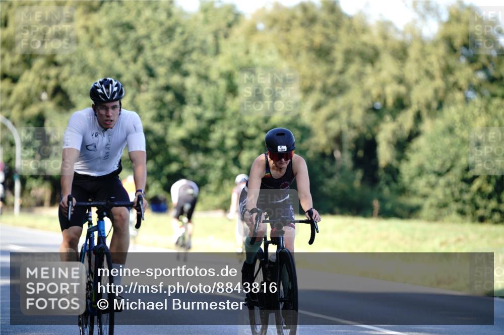 07.09.2025 - 19. Norderstedt Triathlon Michael Burmester http://msf.ph/oto/8843816 07.09.2025 15:57:24 Radfahren 421, 1055, 1423, 1429, 1529, 1546 meine-sportfotos.de