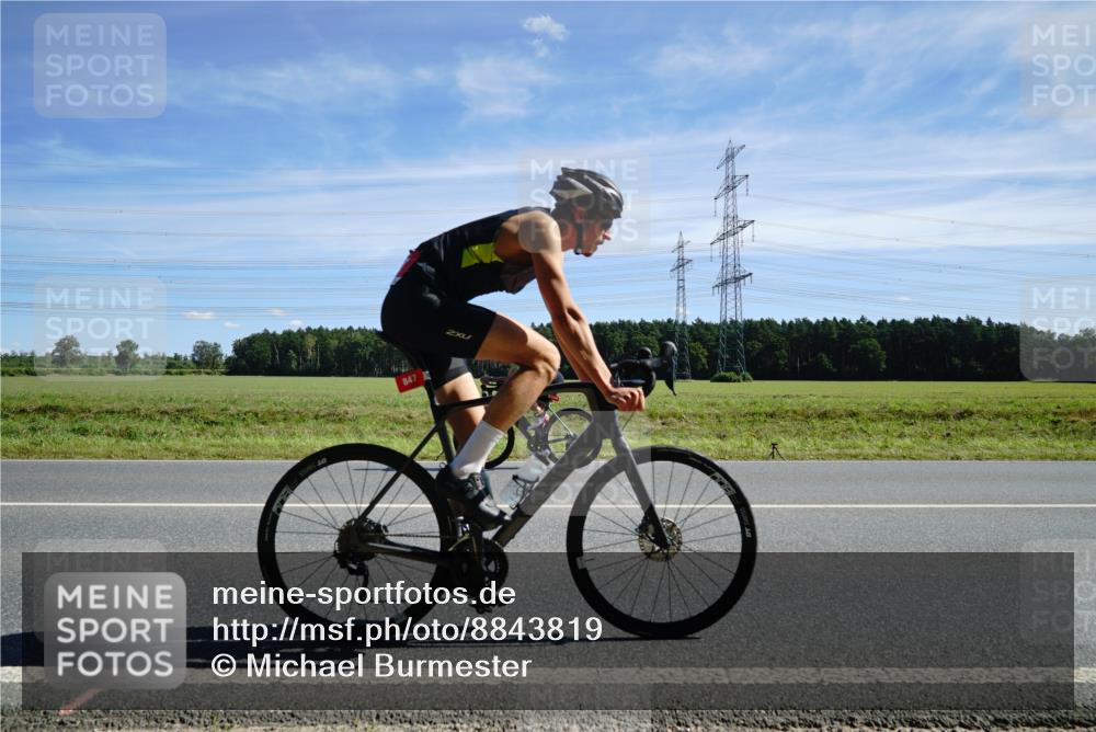 07.09.2025 - 19. Norderstedt Triathlon Michael Burmester http://msf.ph/oto/8843819 07.09.2025 12:40:34 Radfahren 847 meine-sportfotos.de