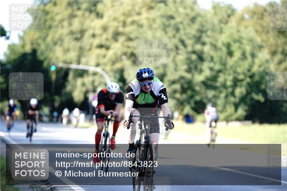 07.09.2025 - 19. Norderstedt Triathlon Michael Burmester http://msf.ph/oto/8843823 07.09.2025 15:57:27 Radfahren 526, 932, 1055, 1423, 1429, 1546 meine-sportfotos.de