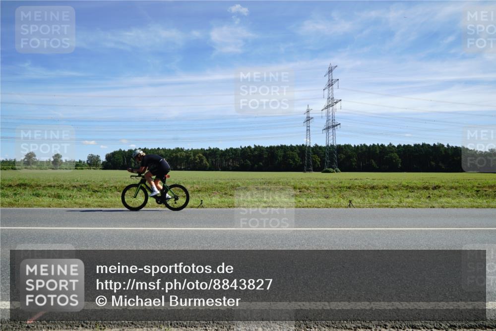 07.09.2025 - 19. Norderstedt Triathlon Michael Burmester http://msf.ph/oto/8843827 07.09.2025 12:40:45 Radfahren  meine-sportfotos.de