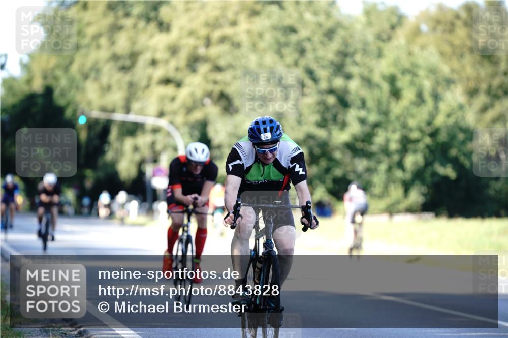 07.09.2025 - 19. Norderstedt Triathlon Michael Burmester http://msf.ph/oto/8843828 07.09.2025 15:57:27 Radfahren 526, 932, 1055, 1423, 1429, 1546 meine-sportfotos.de