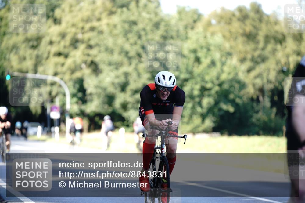 07.09.2025 - 19. Norderstedt Triathlon Michael Burmester http://msf.ph/oto/8843831 07.09.2025 15:57:28 Radfahren 526, 932, 1055, 1546 meine-sportfotos.de