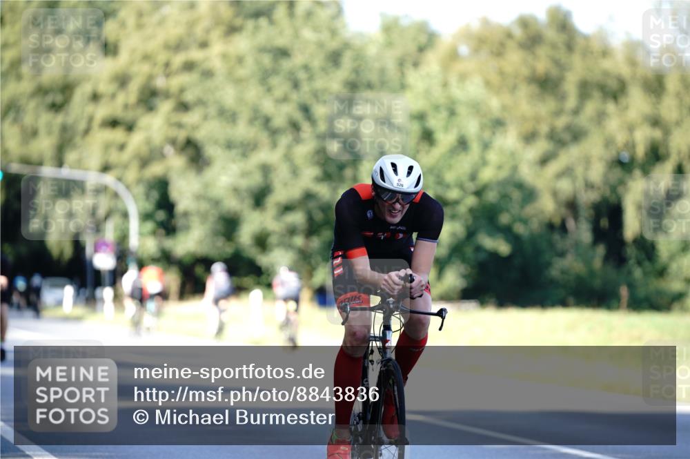 07.09.2025 - 19. Norderstedt Triathlon Michael Burmester http://msf.ph/oto/8843836 07.09.2025 15:57:28 Radfahren 526, 932, 1055, 1546 meine-sportfotos.de