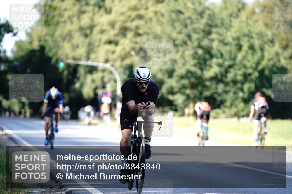 07.09.2025 - 19. Norderstedt Triathlon Michael Burmester http://msf.ph/oto/8843840 07.09.2025 15:57:30 Radfahren 526, 932, 1458 meine-sportfotos.de