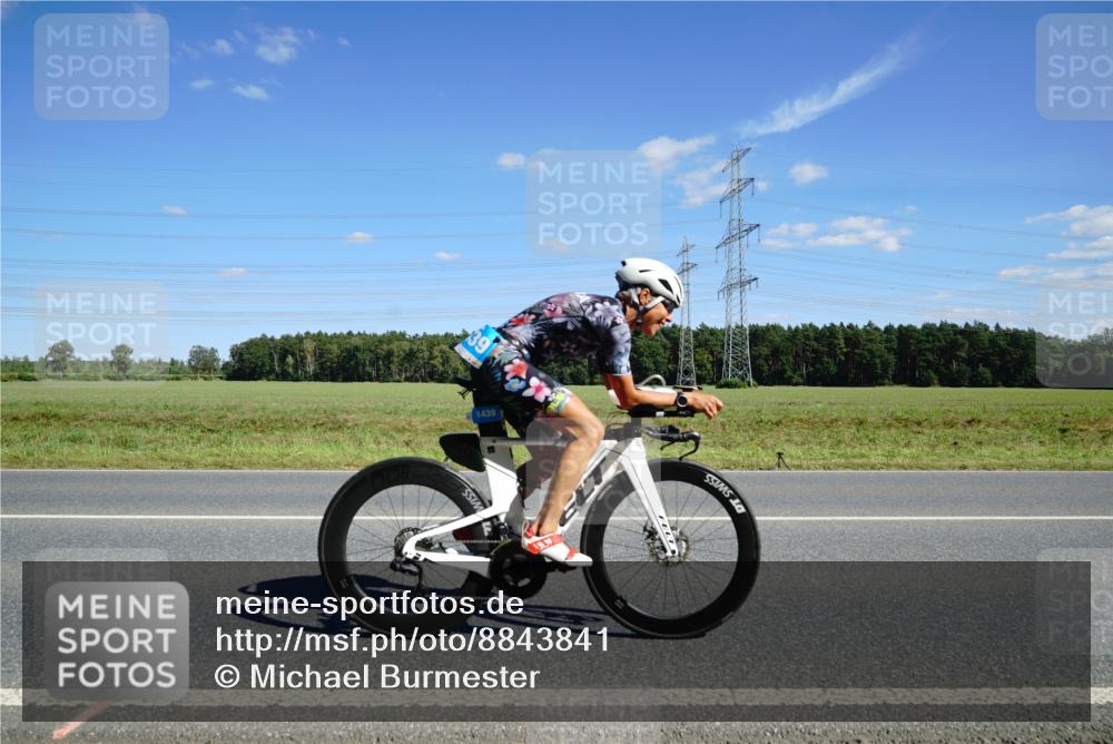 07.09.2025 - 19. Norderstedt Triathlon Michael Burmester http://msf.ph/oto/8843841 07.09.2025 14:46:17 Radfahren 1439 meine-sportfotos.de