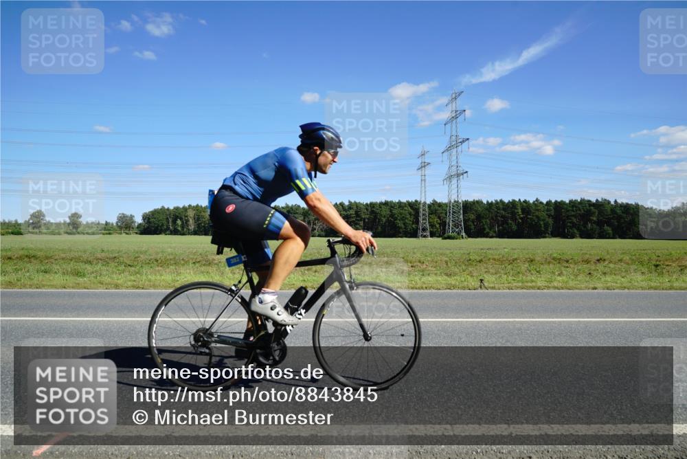 07.09.2025 - 19. Norderstedt Triathlon Michael Burmester http://msf.ph/oto/8843845 07.09.2025 14:46:29 Radfahren 382 meine-sportfotos.de