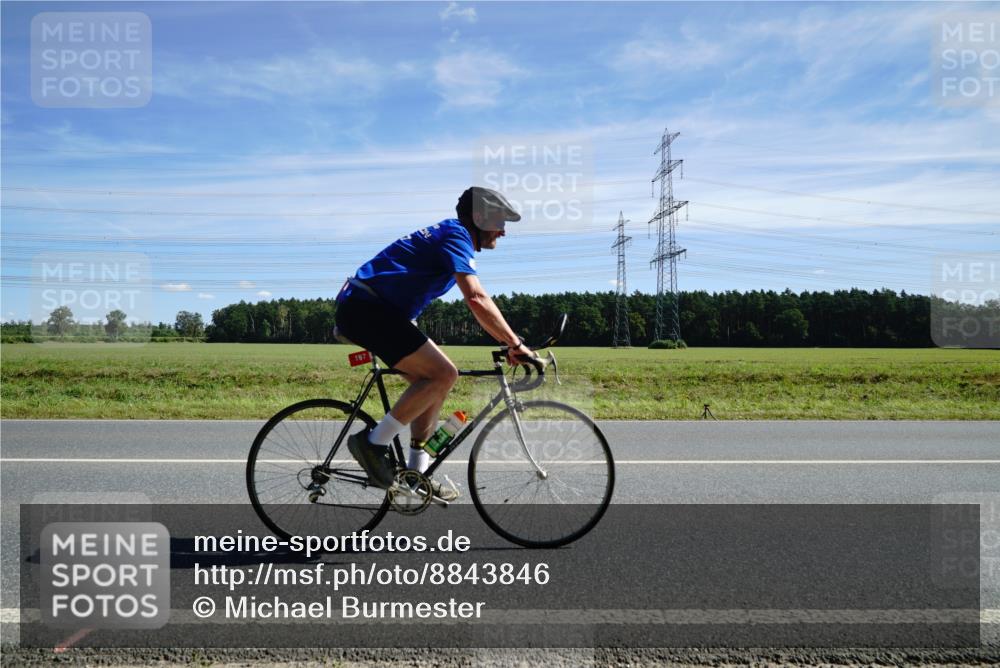07.09.2025 - 19. Norderstedt Triathlon Michael Burmester http://msf.ph/oto/8843846 07.09.2025 12:41:01 Radfahren 197, 1263 meine-sportfotos.de