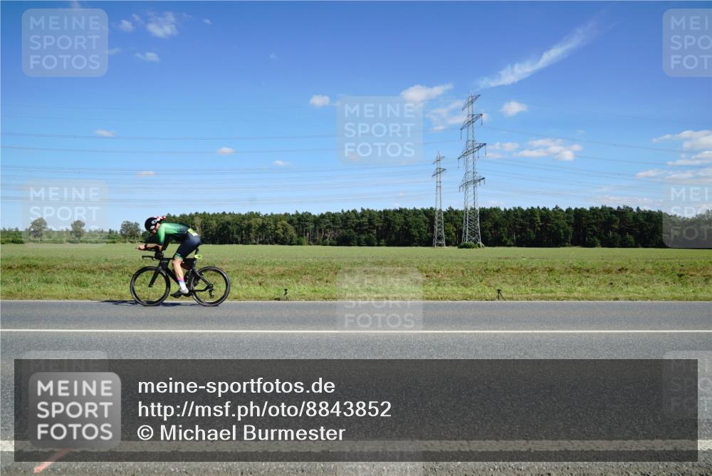 07.09.2025 - 19. Norderstedt Triathlon Michael Burmester http://msf.ph/oto/8843852 07.09.2025 14:46:33 Radfahren 382 meine-sportfotos.de