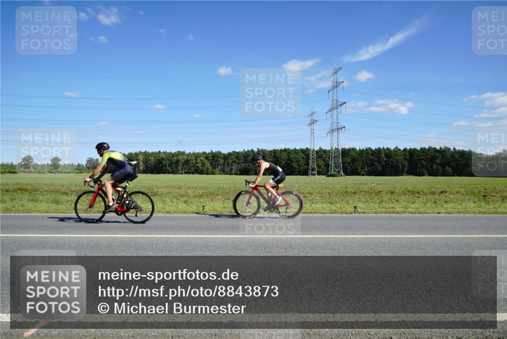 07.09.2025 - 19. Norderstedt Triathlon Michael Burmester http://msf.ph/oto/8843873 07.09.2025 14:46:42 Radfahren 377 meine-sportfotos.de