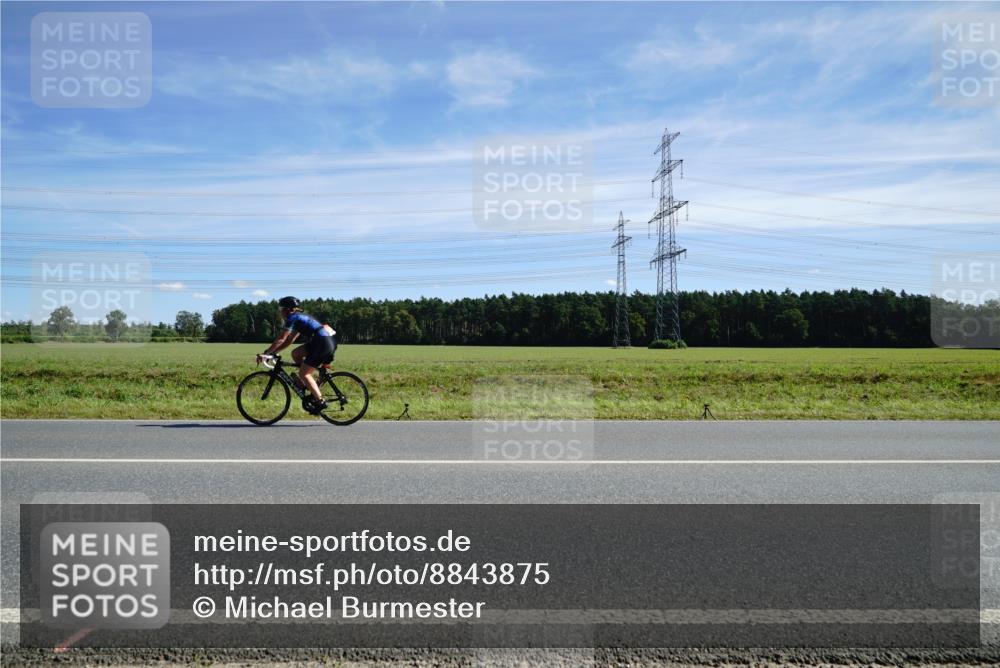 07.09.2025 - 19. Norderstedt Triathlon Michael Burmester http://msf.ph/oto/8843875 07.09.2025 12:41:19 Radfahren  meine-sportfotos.de
