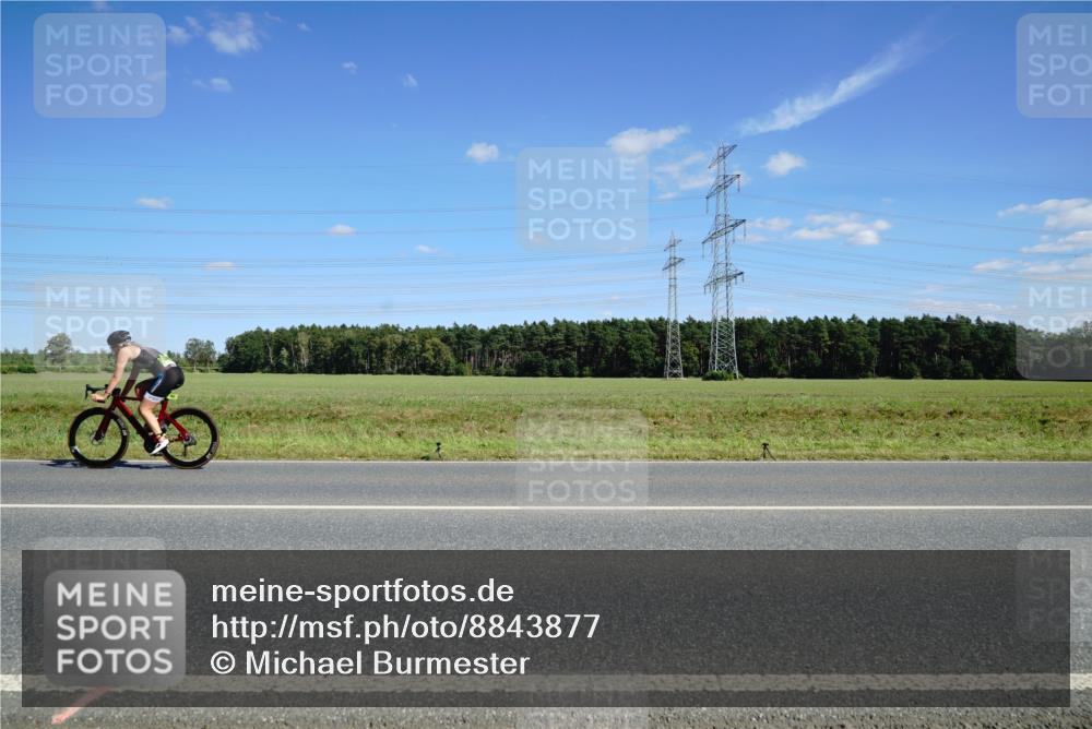 07.09.2025 - 19. Norderstedt Triathlon Michael Burmester http://msf.ph/oto/8843877 07.09.2025 14:46:43 Radfahren 377 meine-sportfotos.de