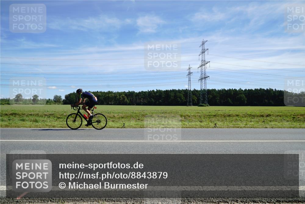 07.09.2025 - 19. Norderstedt Triathlon Michael Burmester http://msf.ph/oto/8843879 07.09.2025 12:41:21 Radfahren  meine-sportfotos.de