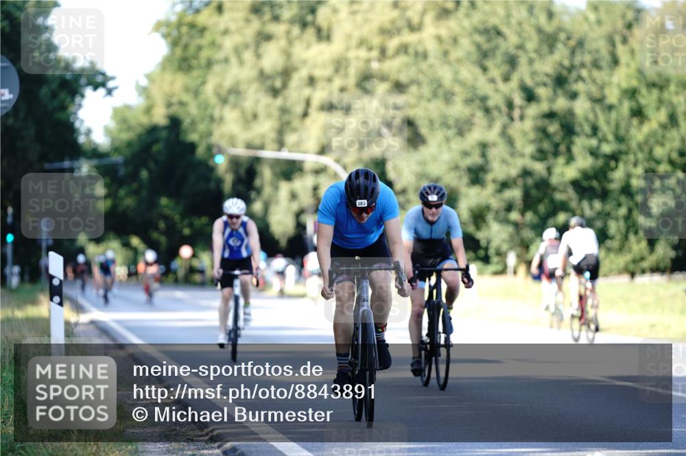 07.09.2025 - 19. Norderstedt Triathlon Michael Burmester http://msf.ph/oto/8843891 07.09.2025 15:57:59 Radfahren 383, 883 meine-sportfotos.de