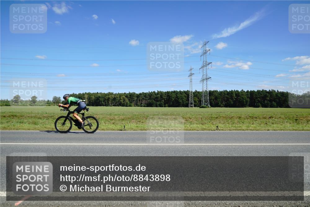 07.09.2025 - 19. Norderstedt Triathlon Michael Burmester http://msf.ph/oto/8843898 07.09.2025 14:46:56 Radfahren  meine-sportfotos.de
