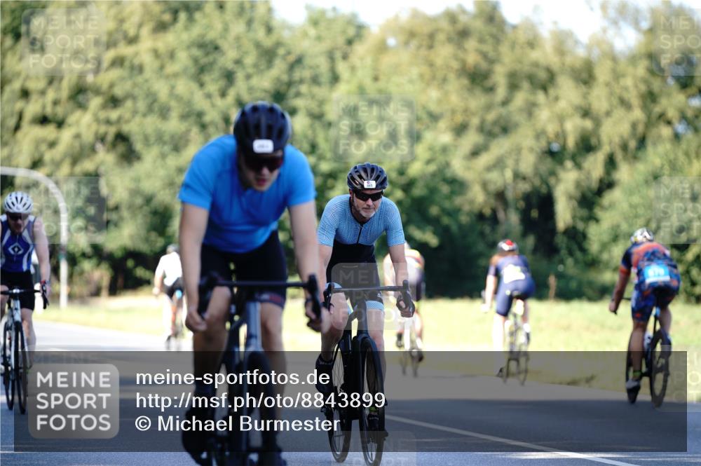 07.09.2025 - 19. Norderstedt Triathlon Michael Burmester http://msf.ph/oto/8843899 07.09.2025 15:58:00 Radfahren 383, 883, 1567 meine-sportfotos.de