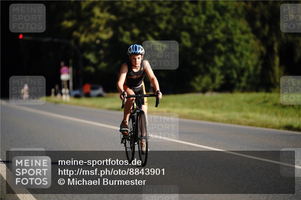 07.09.2025 - 19. Norderstedt Triathlon Michael Burmester http://msf.ph/oto/8843901 07.09.2025 09:40:30 Radfahren 554, 577 meine-sportfotos.de
