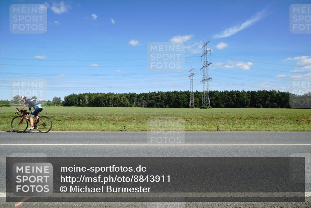 07.09.2025 - 19. Norderstedt Triathlon Michael Burmester http://msf.ph/oto/8843911 07.09.2025 14:46:59 Radfahren  meine-sportfotos.de