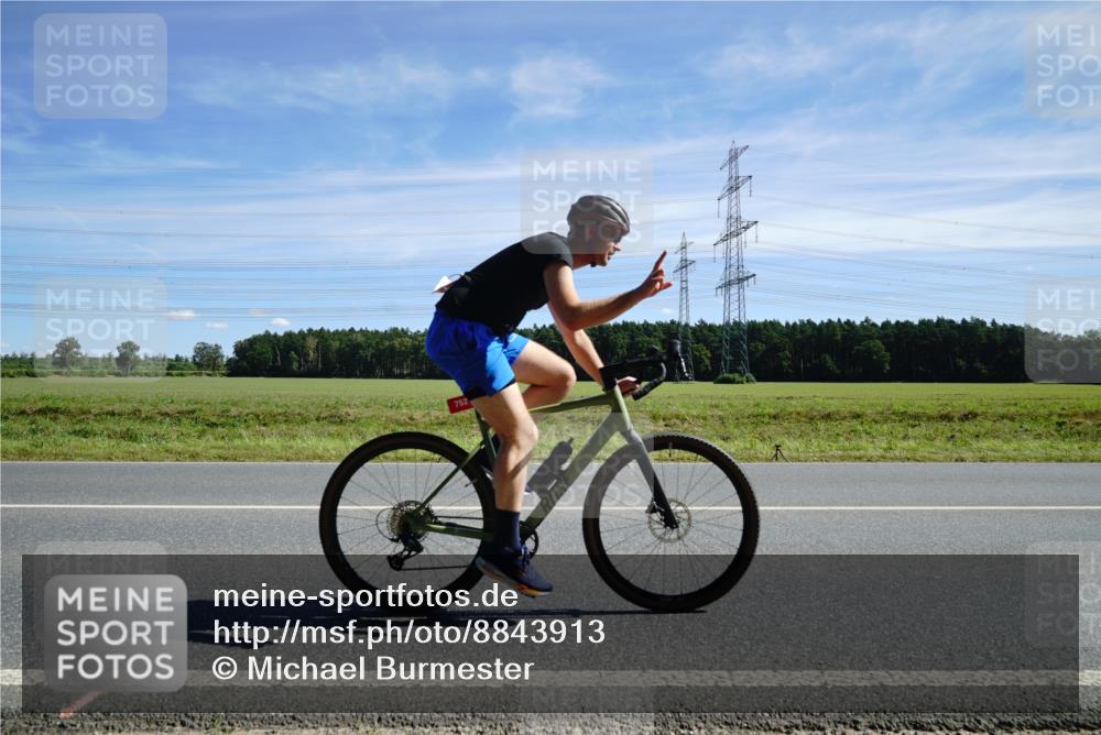 07.09.2025 - 19. Norderstedt Triathlon Michael Burmester http://msf.ph/oto/8843913 07.09.2025 12:41:44 Radfahren 752, 1376 meine-sportfotos.de