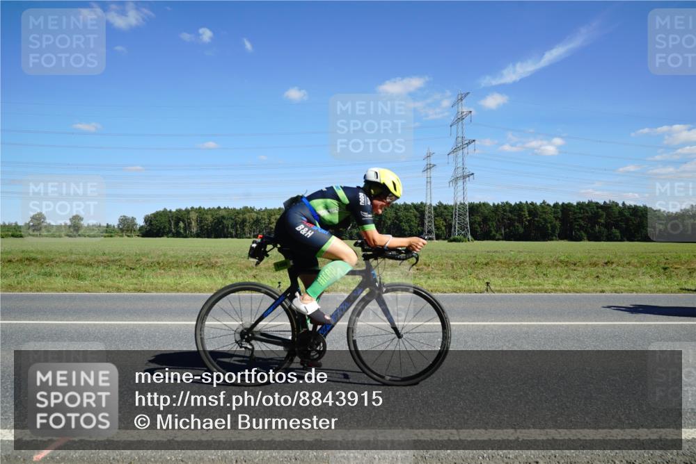 07.09.2025 - 19. Norderstedt Triathlon Michael Burmester http://msf.ph/oto/8843915 07.09.2025 14:47:07 Radfahren 1480 meine-sportfotos.de