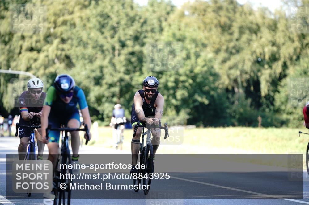 07.09.2025 - 19. Norderstedt Triathlon Michael Burmester http://msf.ph/oto/8843925 07.09.2025 15:58:09 Radfahren 488, 543, 927, 1080, 1514, 1527 meine-sportfotos.de