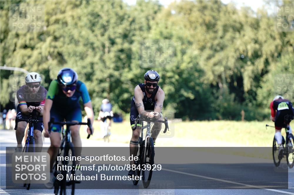 07.09.2025 - 19. Norderstedt Triathlon Michael Burmester http://msf.ph/oto/8843929 07.09.2025 15:58:09 Radfahren 488, 543, 927, 1080, 1514, 1527 meine-sportfotos.de